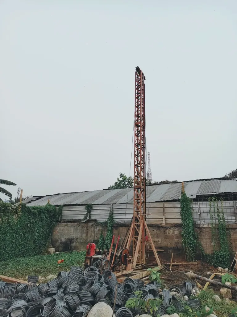 Alat bore pile mini crane